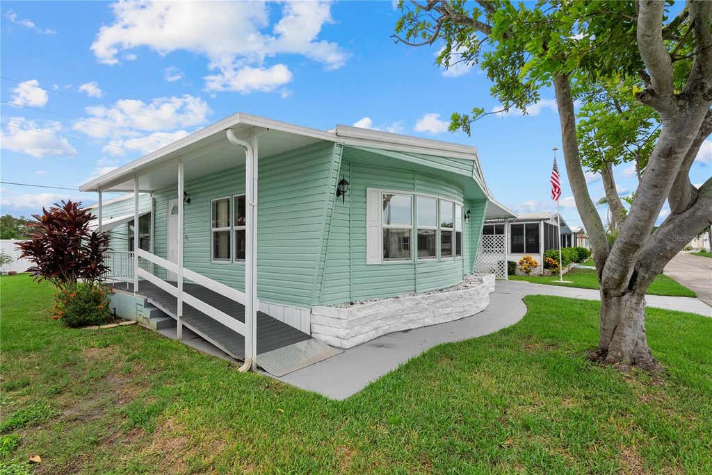 Photo of 808 53rd Avenue E #18, Bradenton, FL 34203 (MLS # A4701613)