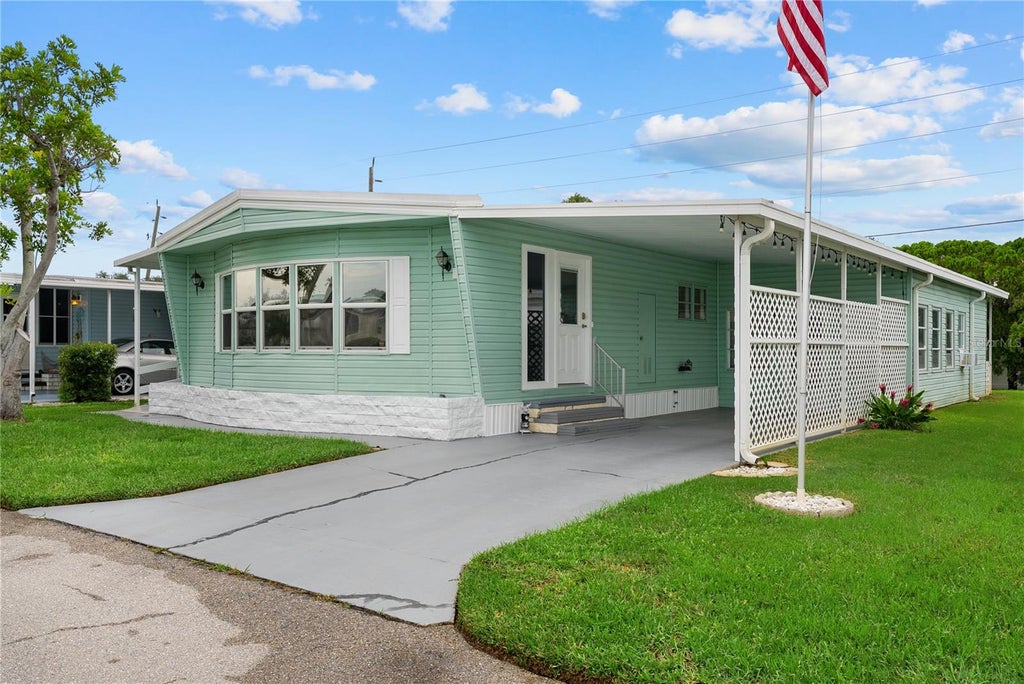 Photo of 808 53rd Avenue E #18, Bradenton, FL 34203 (MLS # A4701613)
