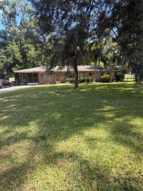 Photo of 4506 NE 11th Street, Ocala, FL 34470 (MLS # OM727222)
