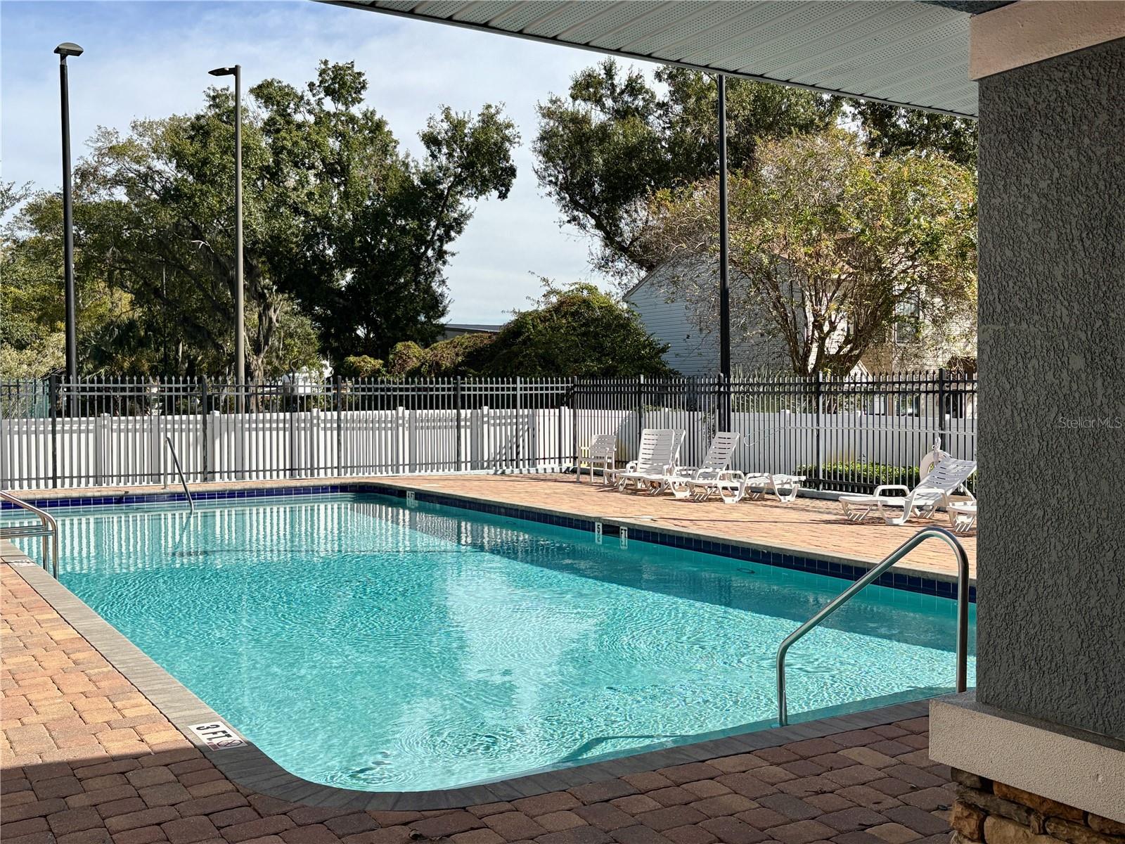 ALEXANDER WOODS TWNHMS - Residential Lease