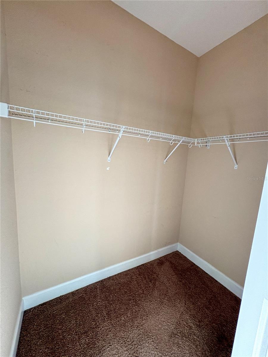 ALEXANDER WOODS TWNHMS - Residential Lease