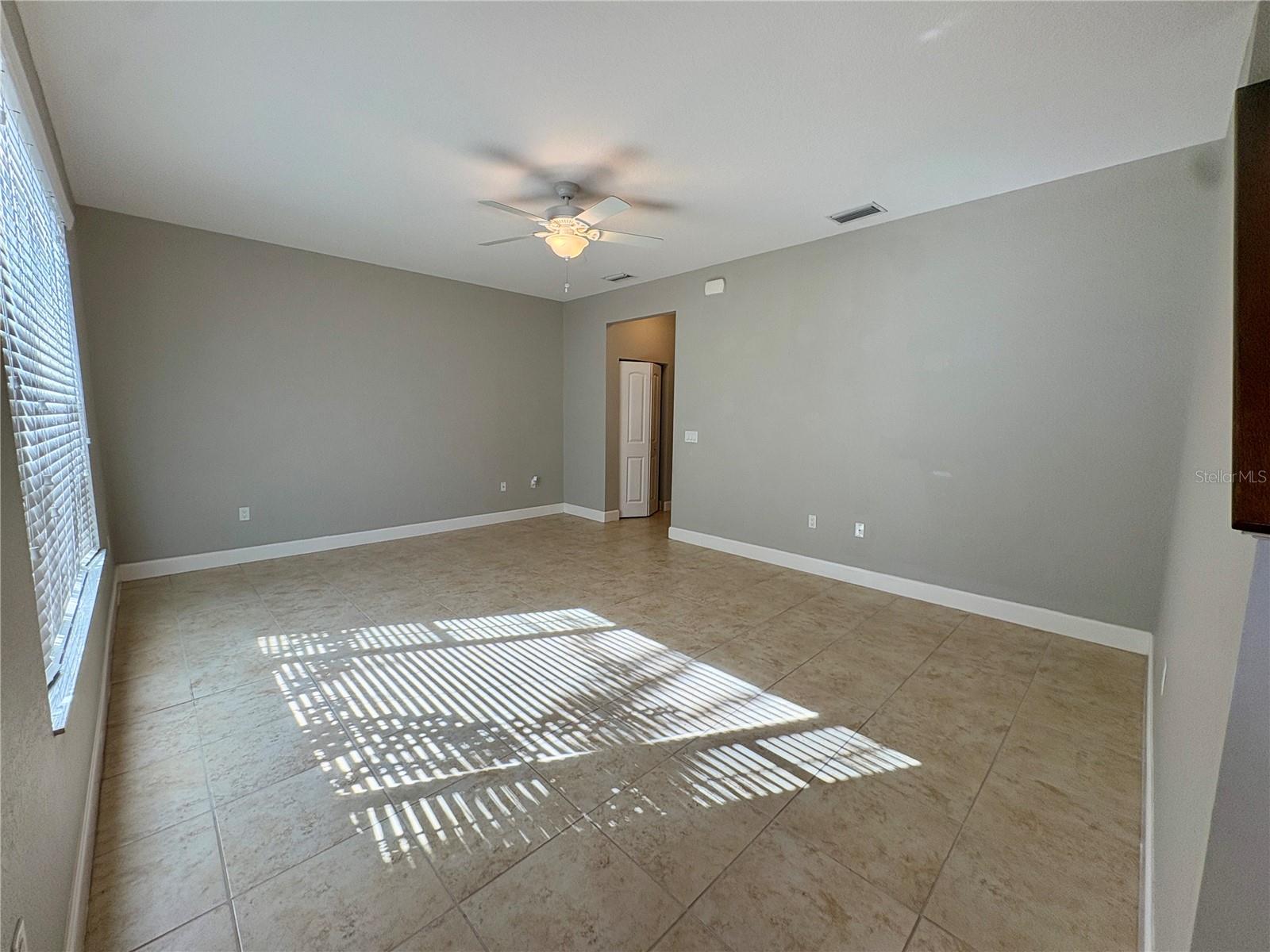 ALEXANDER WOODS TWNHMS - Residential Lease