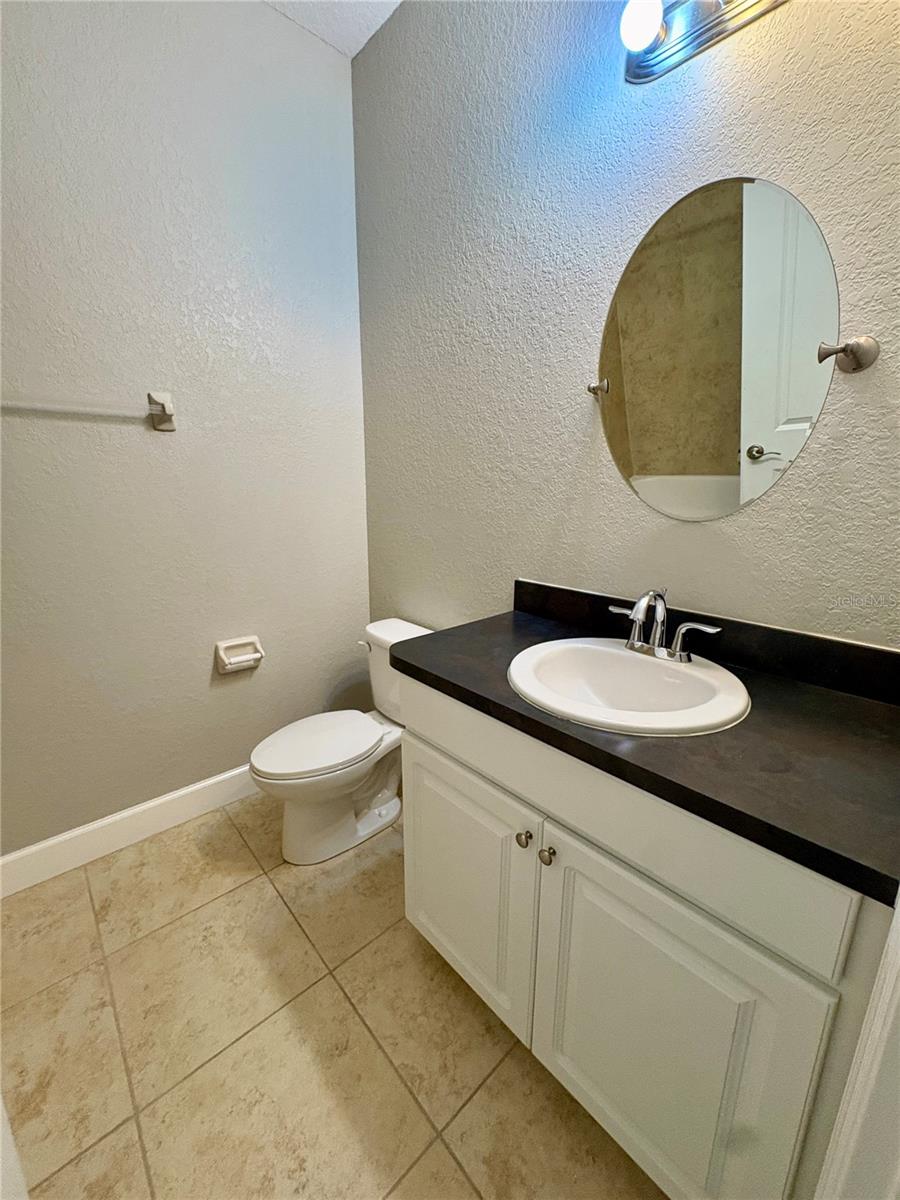 ALEXANDER WOODS TWNHMS - Residential Lease