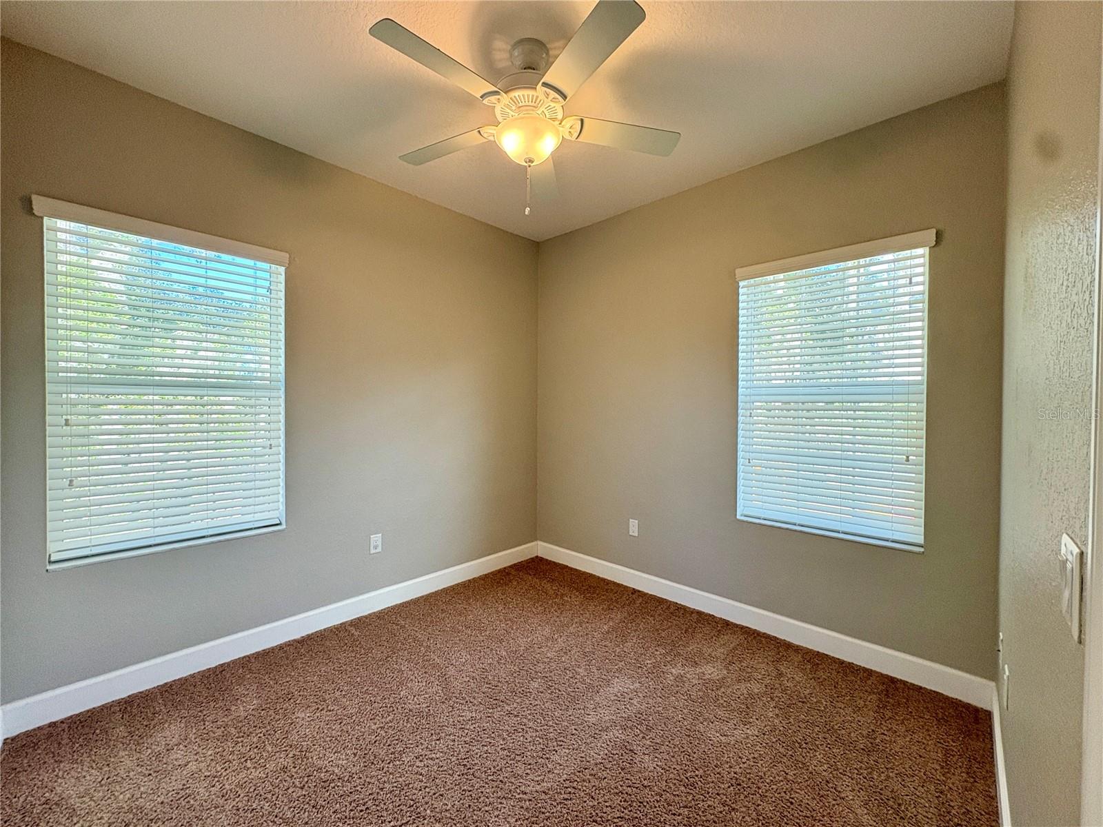 ALEXANDER WOODS TWNHMS - Residential Lease