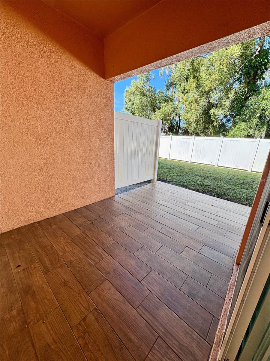 ALEXANDER WOODS TWNHMS - Residential Lease