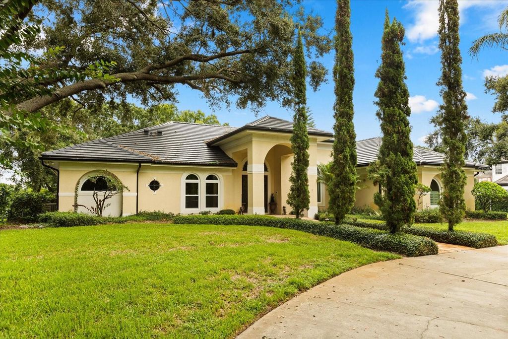 Photo of 13123 Luntz Point Lane, Windermere, FL 34786 (MLS # O6382394)