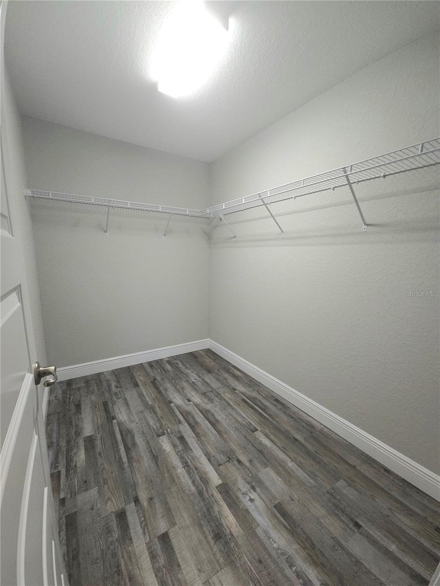 SILVER SPGS SHORES UN 19 - Residential Lease