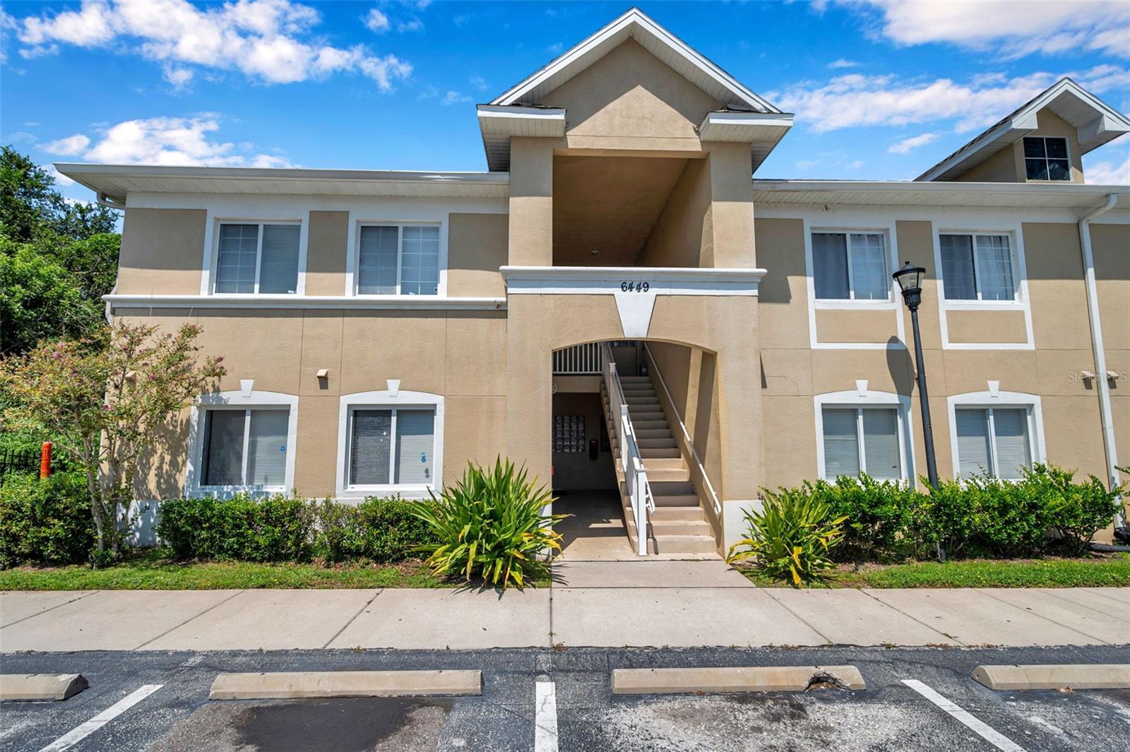 Available Now
Welcome to your new home in the gated Villages of Bloomingdale. This 1st-floor end-unit condo offers 3 bedrooms, 2 full baths, and ~1,151?sq?ft of upgraded living space. You’ll love the laminate wood flooring, tile kitchen, and cherry-tone cabinetry with SS appliances. The split-bedroom layout ensures privacy, while the breakfast bar opens to a bright dining area. Includes in-unit laundry, ceiling fans, fresh paint, and plenty of natural light throughout.
Community perks include a pool, playground, fitness center, and controlled access entry. Located within Ridgeline of Bloomingdale, close to local schools, shopping, restaurants, and only ~20 minutes from downtown Tampa.
Ideal for those seeking convenience, comfort, and security. No pets allowed. Contact to schedule a tour today!