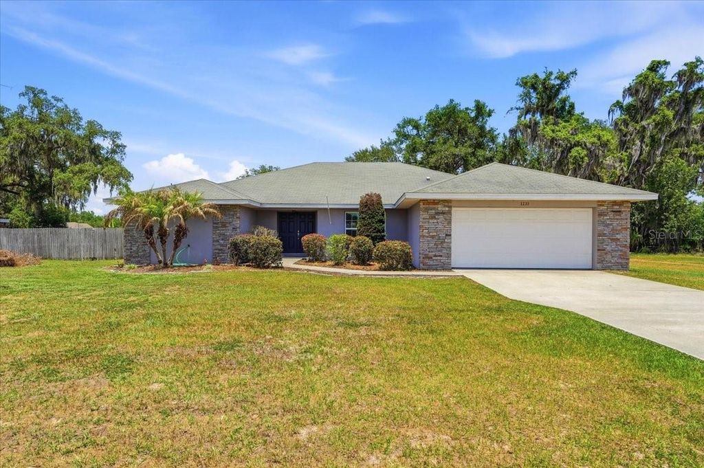 Photo of 1233 Parker Road, Lakeland, FL 33811 (MLS # L4962153)