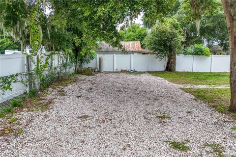 A home in EUSTIS