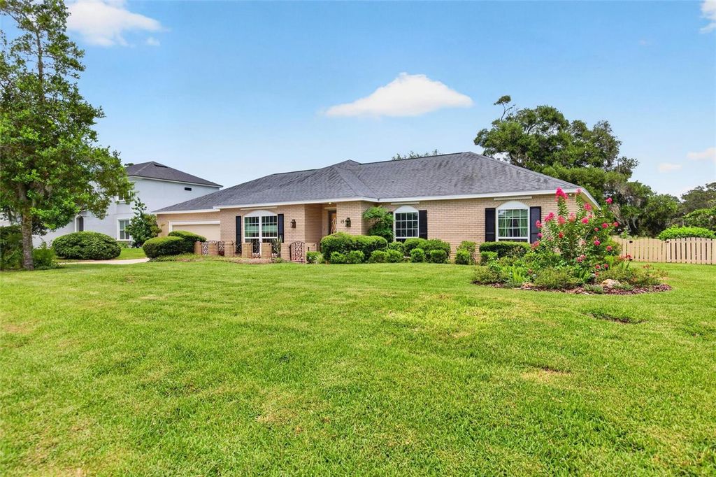 Photo of 15 Oakmont Circle, Ormond Beach, FL 32174 (MLS # V4949969)
