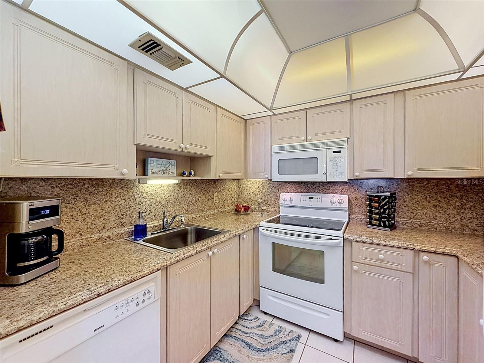 PARADISE POINTE WEST GR 05 - Residential