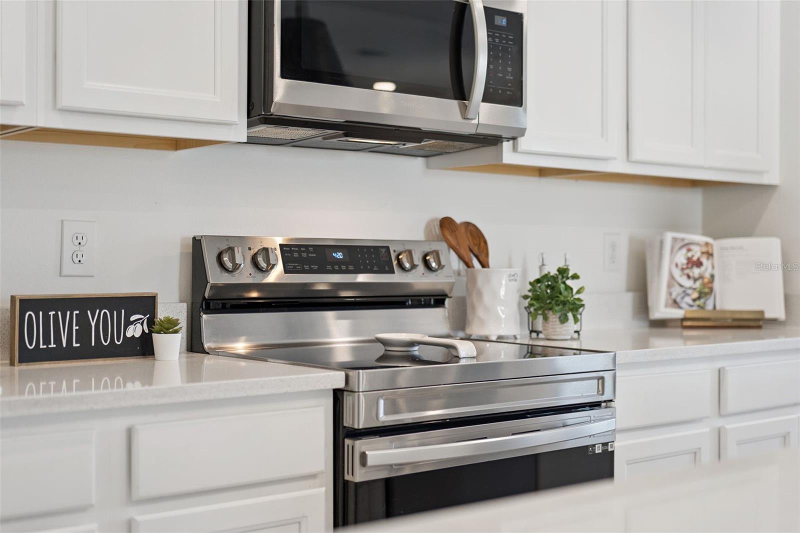 HAMPTON OAKS - Residential