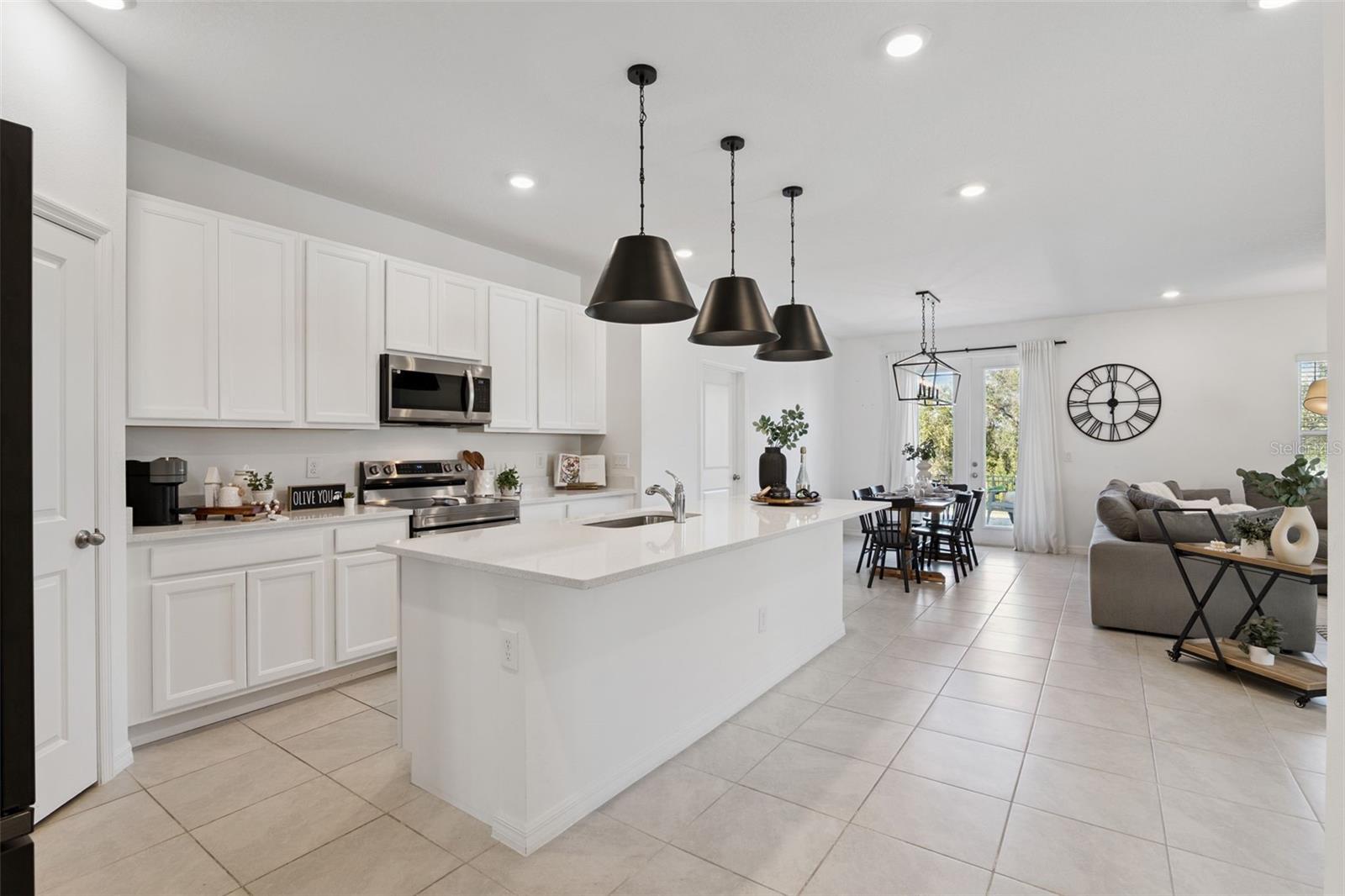 HAMPTON OAKS - Residential