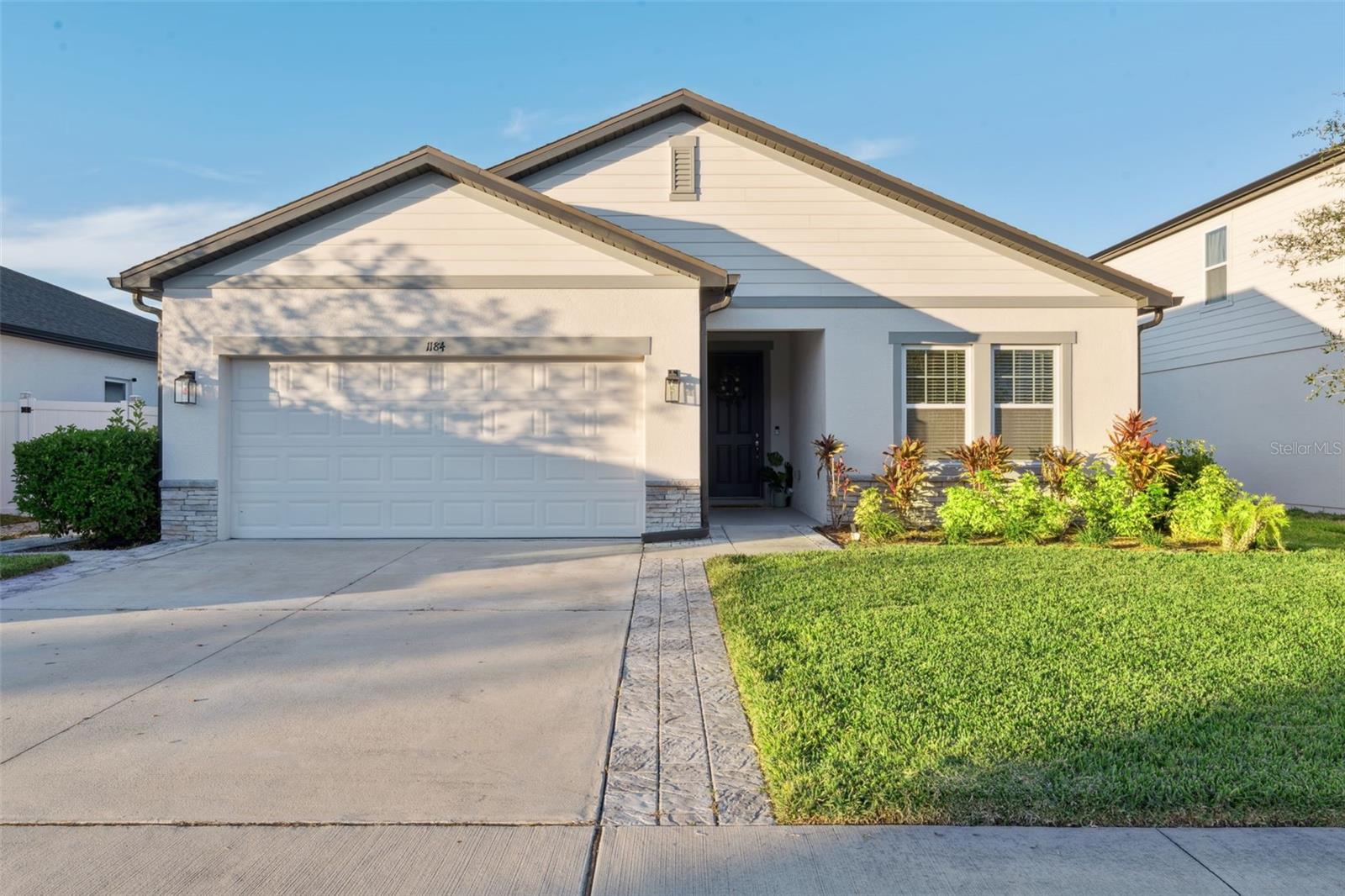 HAMPTON OAKS - Residential