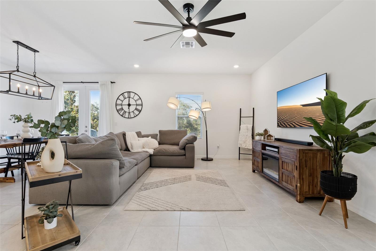 HAMPTON OAKS - Residential