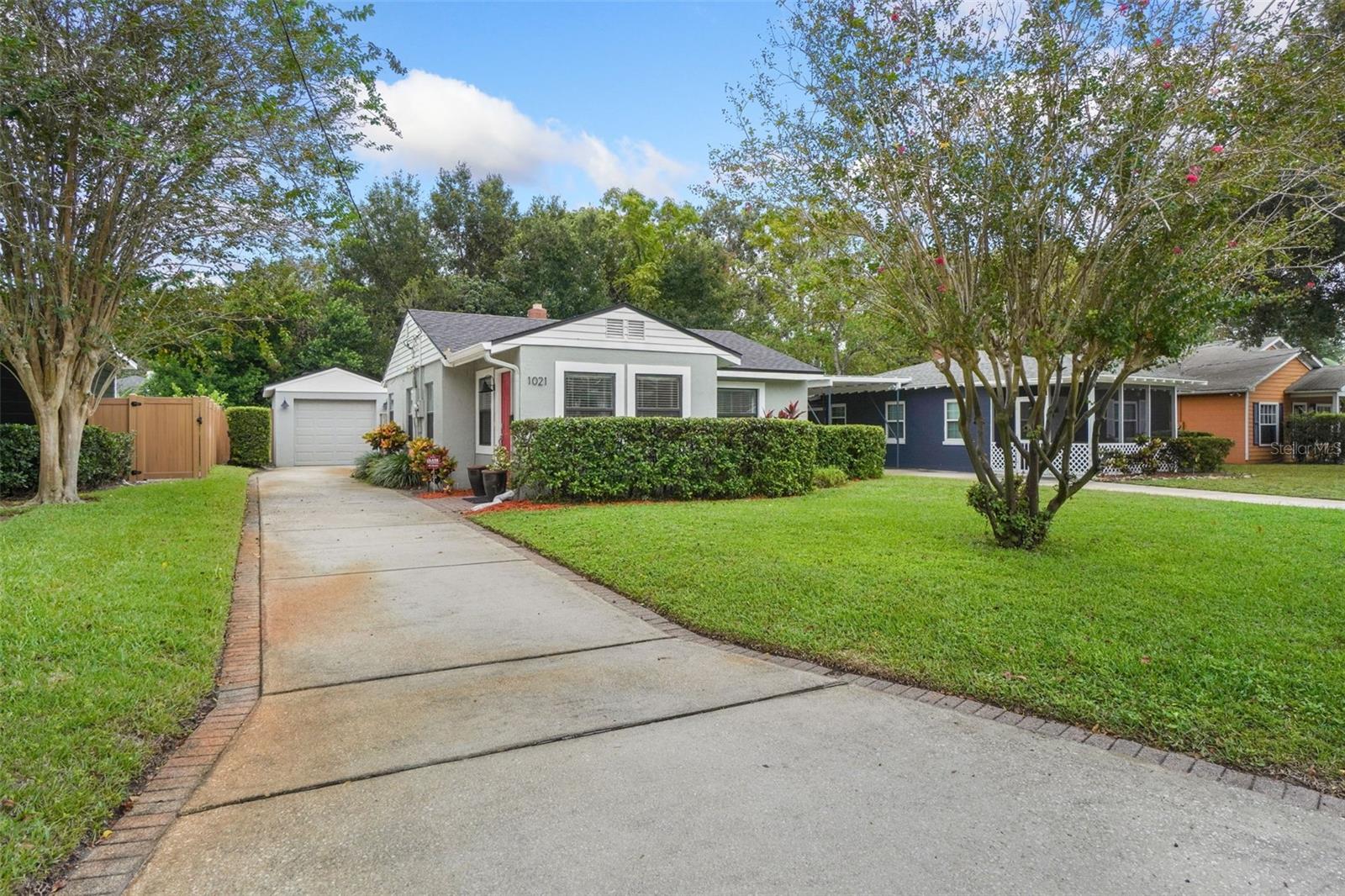 1021 N FOREST AVENUE