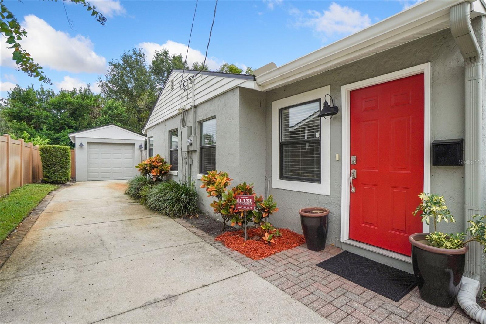 1021 N FOREST AVENUE