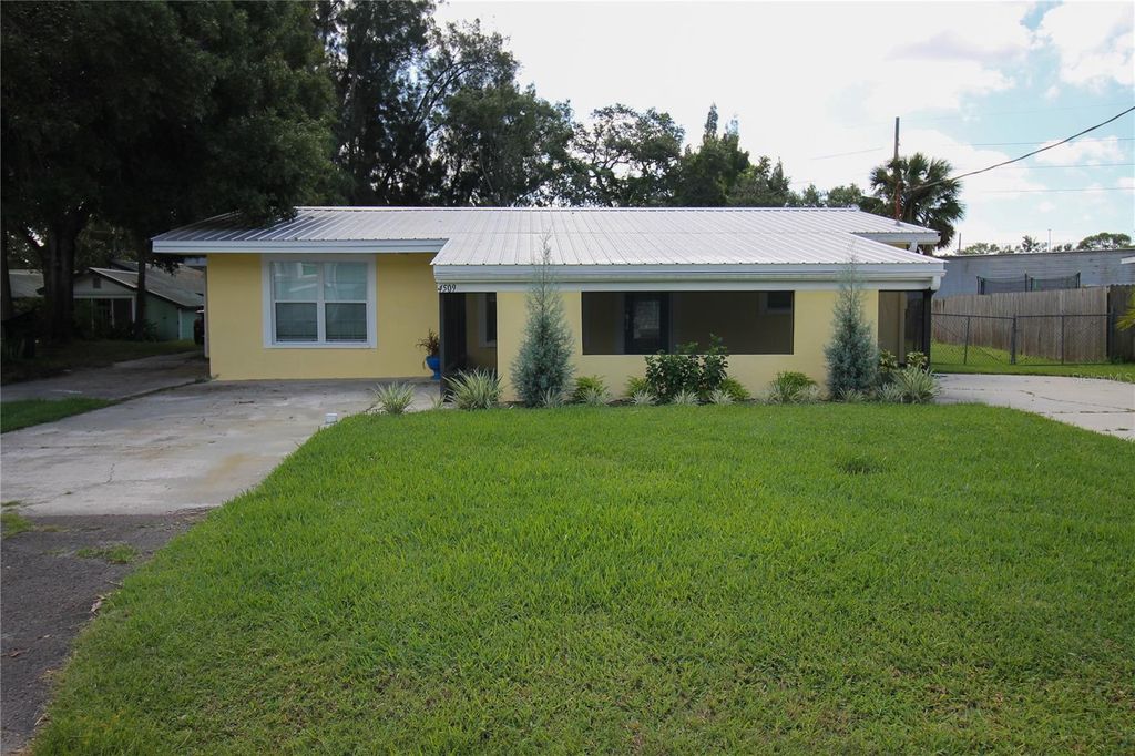 Photo of 4509 26th Avenue S, Tampa, FL 33619 (MLS # TB8432833)