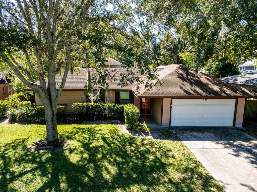 Photo of 2305 Forrest Crest Circle, Lutz, FL 33549 (MLS # TB8560036)