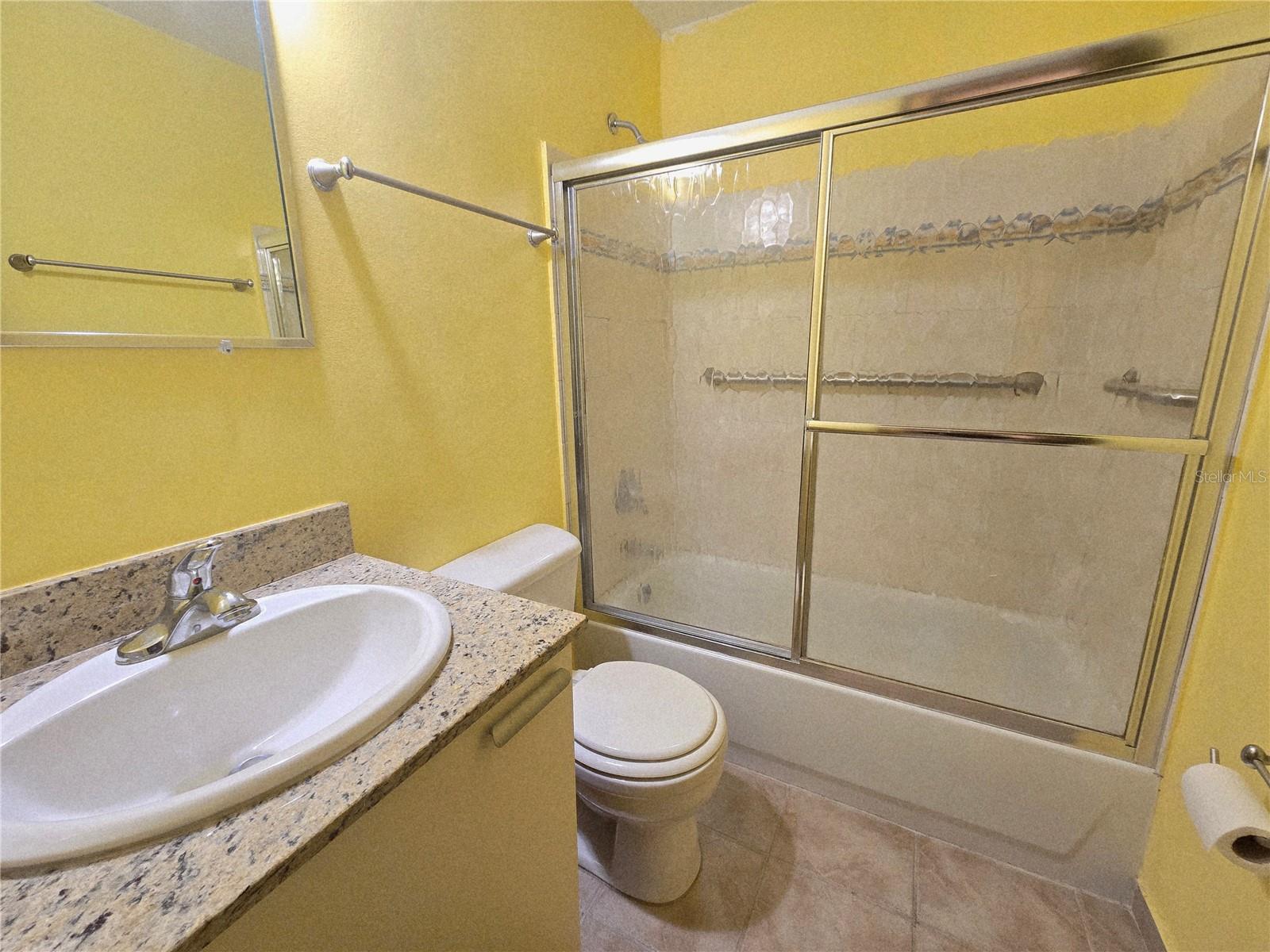 100 ESPIRITU SANTO 2-301