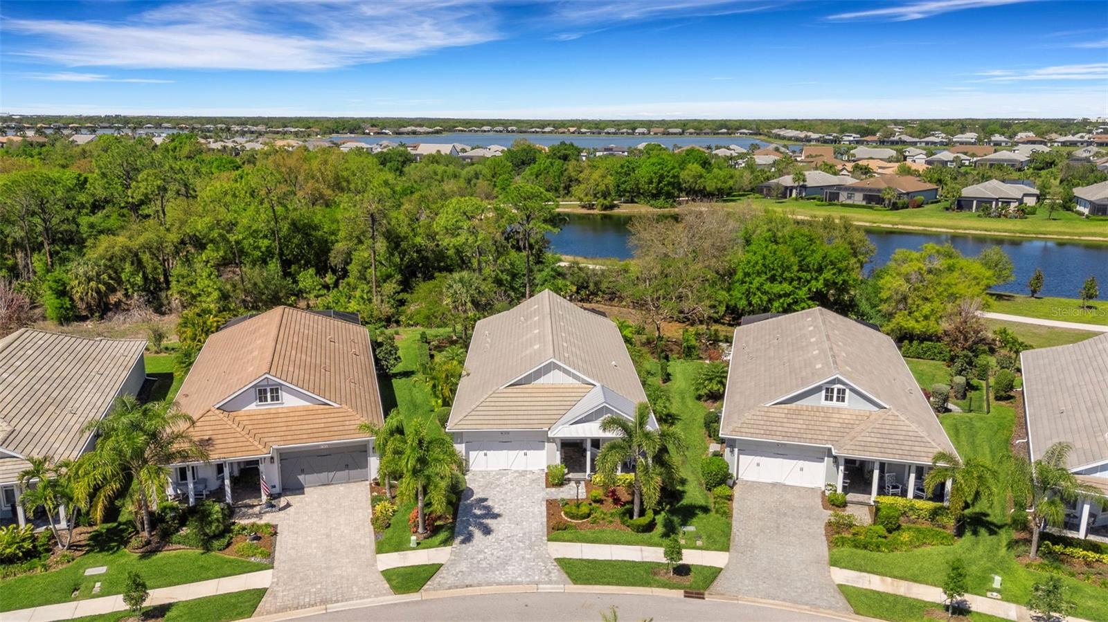 LAKEHOUSE COVE/WATERSIDE PH 1 - Residential