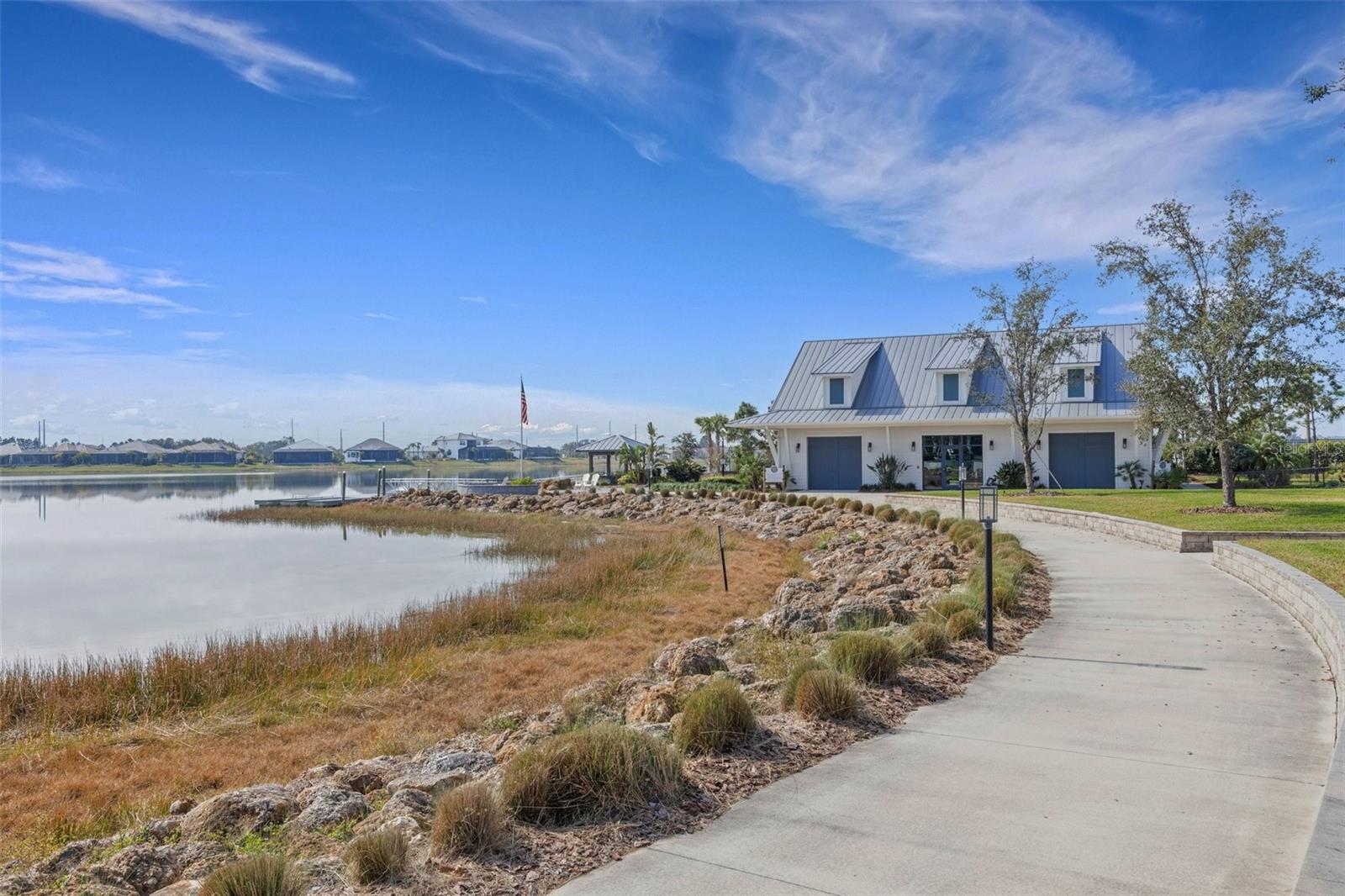 LAKEHOUSE COVE/WATERSIDE PH 1 - Residential