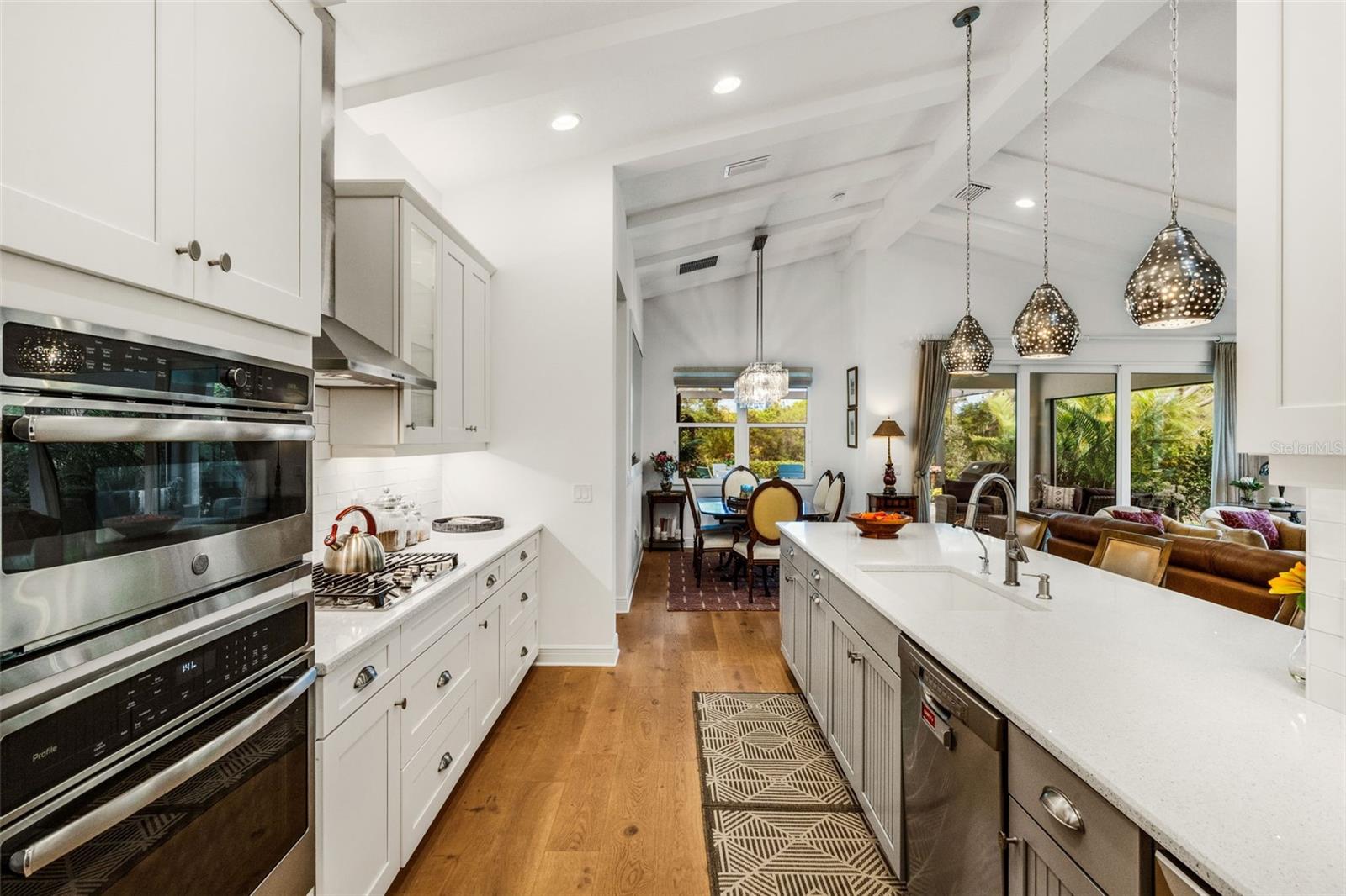 LAKEHOUSE COVE/WATERSIDE PH 1 - Residential