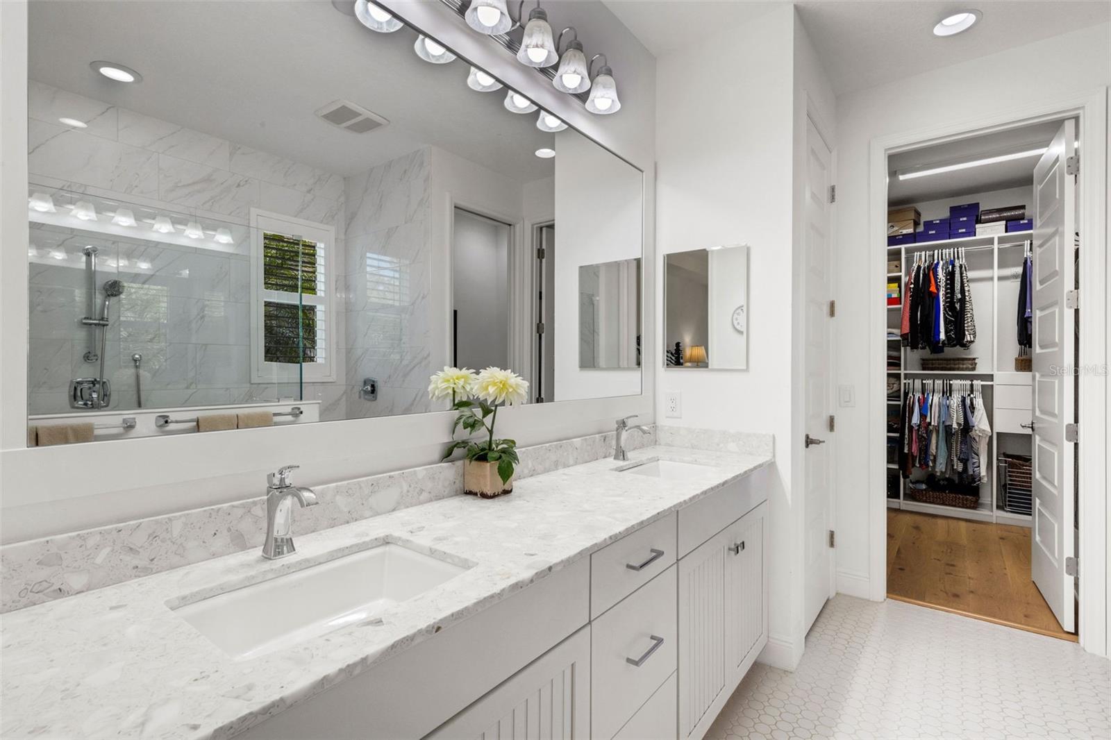 LAKEHOUSE COVE/WATERSIDE PH 1 - Residential