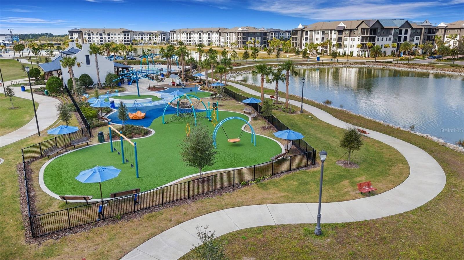 LAKEHOUSE COVE/WATERSIDE PH 1 - Residential