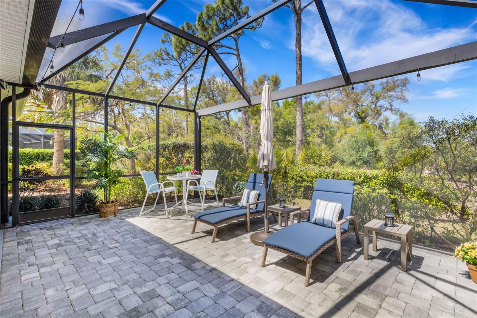 LAKEHOUSE COVE/WATERSIDE PH 1 - Residential