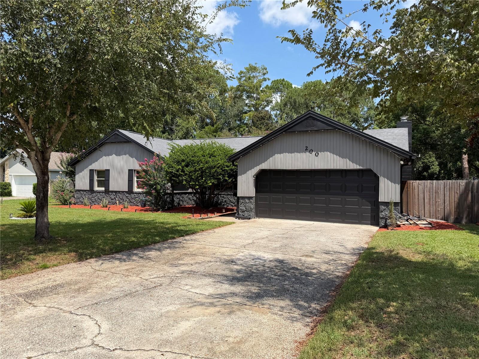 200 W PANAMA ROAD