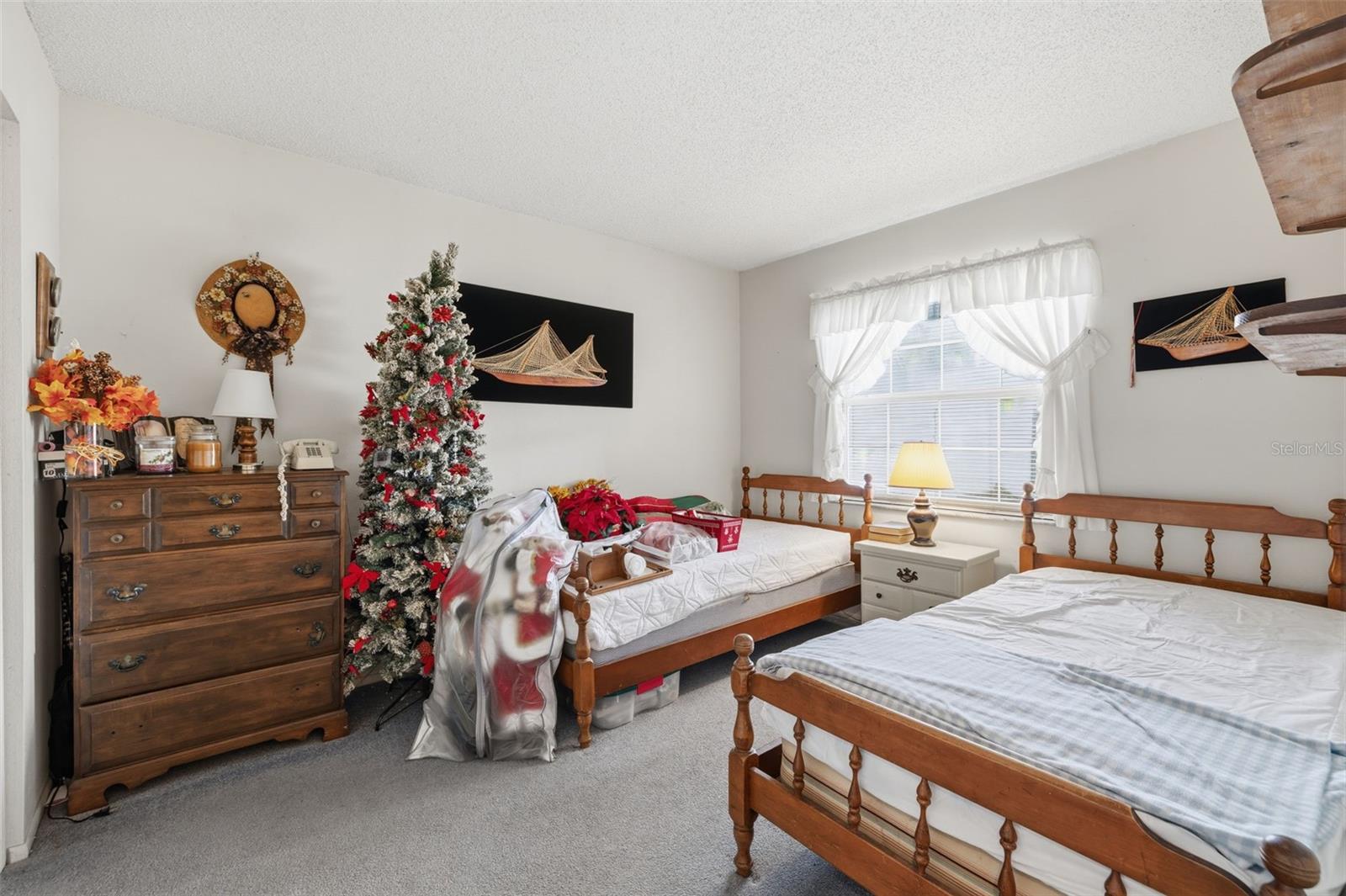 AUTUMN RUN - Residential