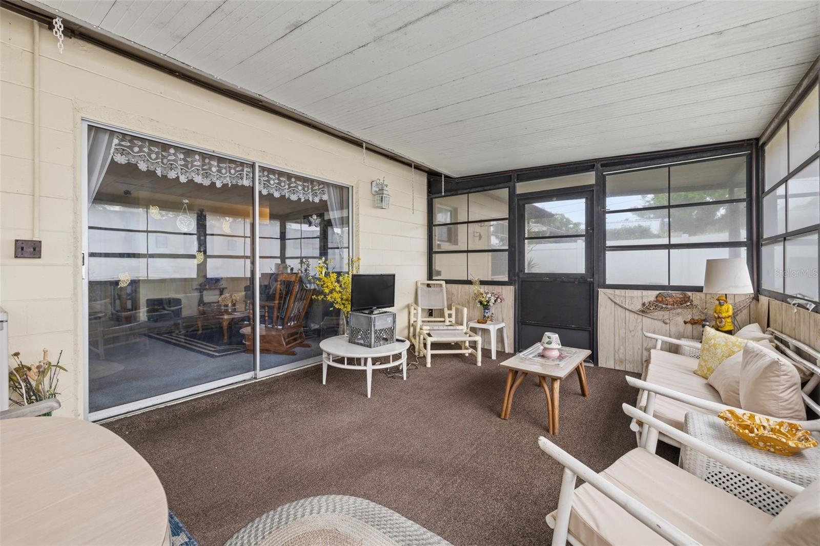 AUTUMN RUN - Residential