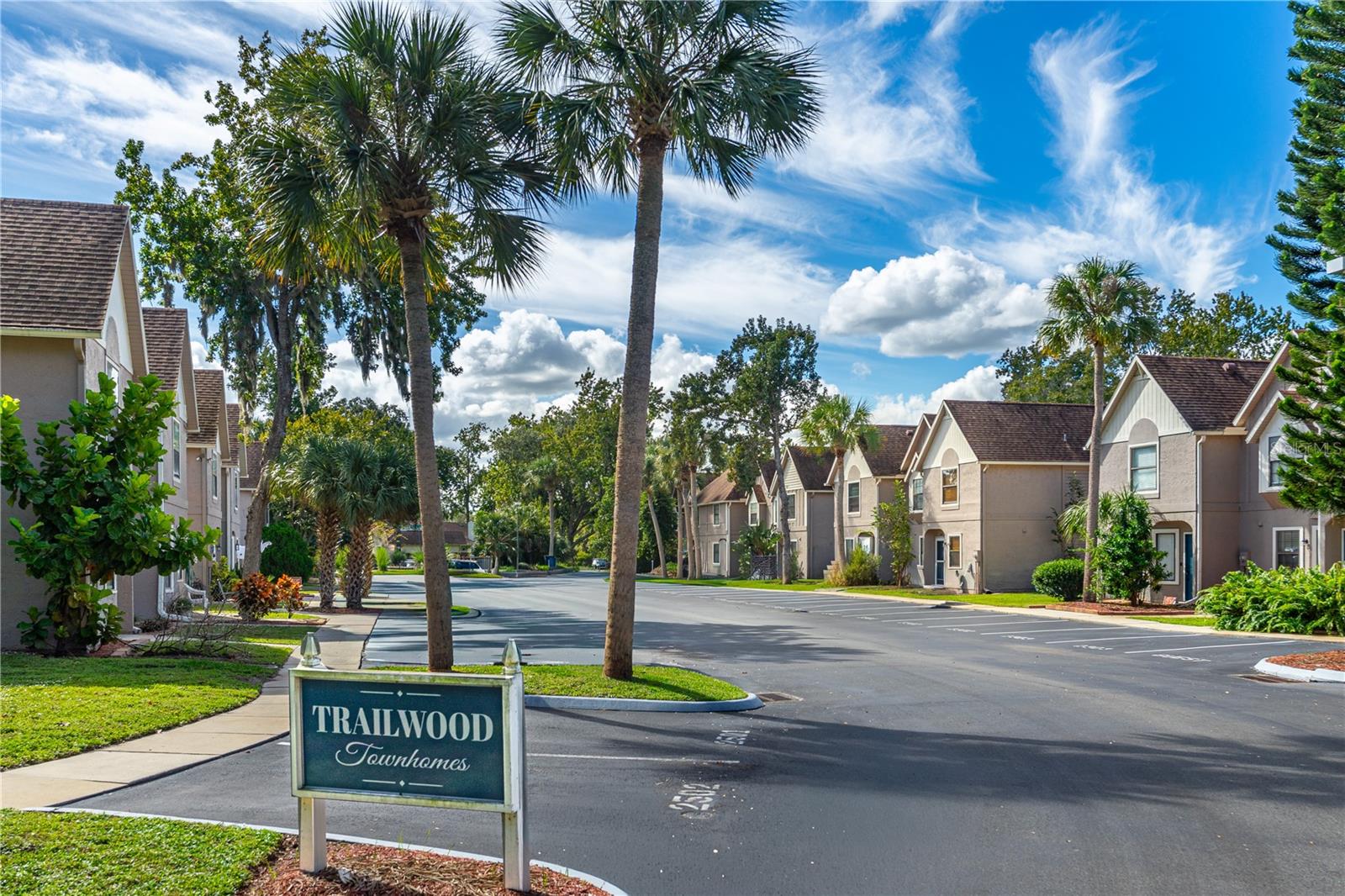 TRAILWOOD TOWNHOUSES PHASE II - Residential