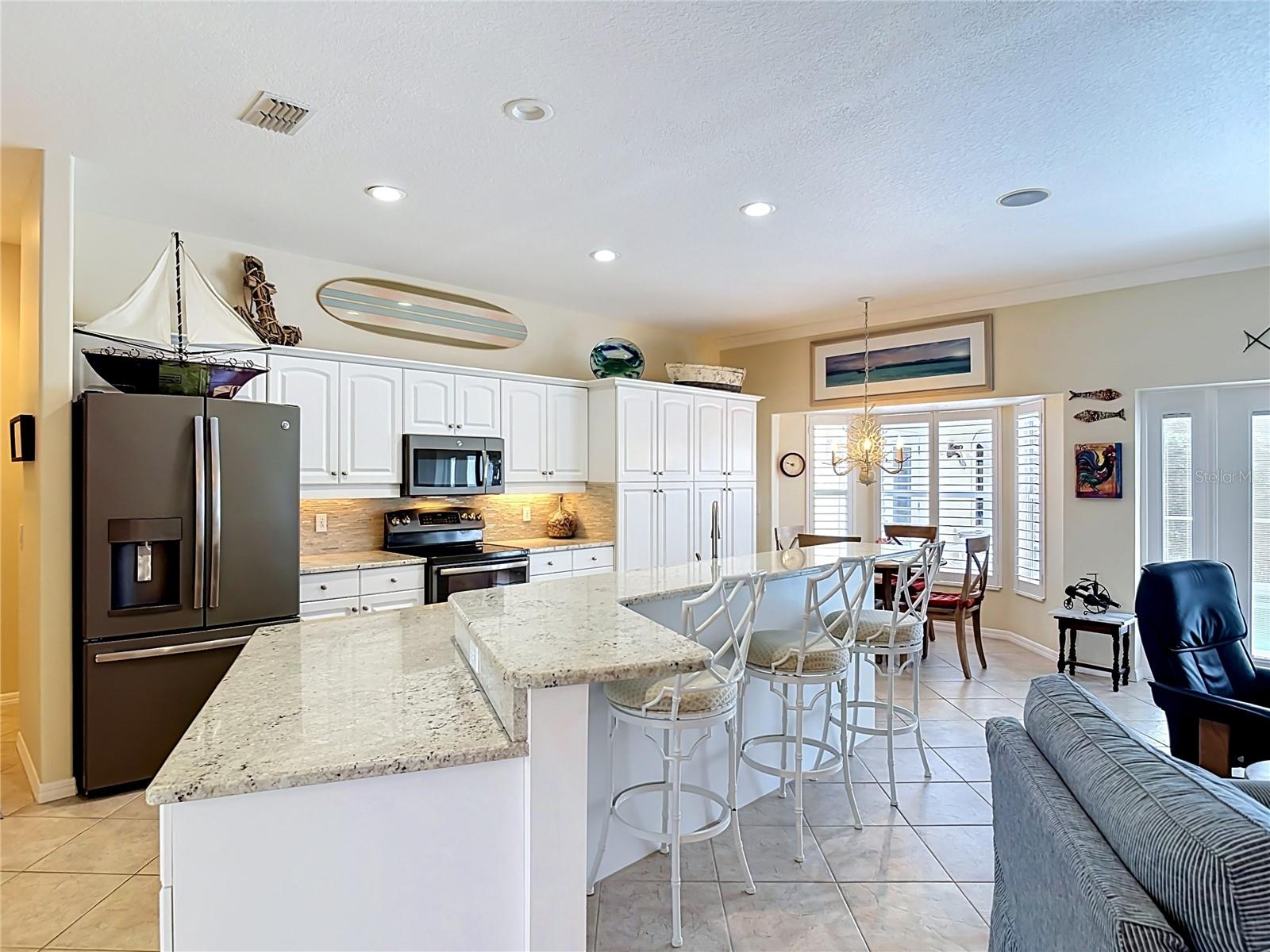 21 RICHMOND DR