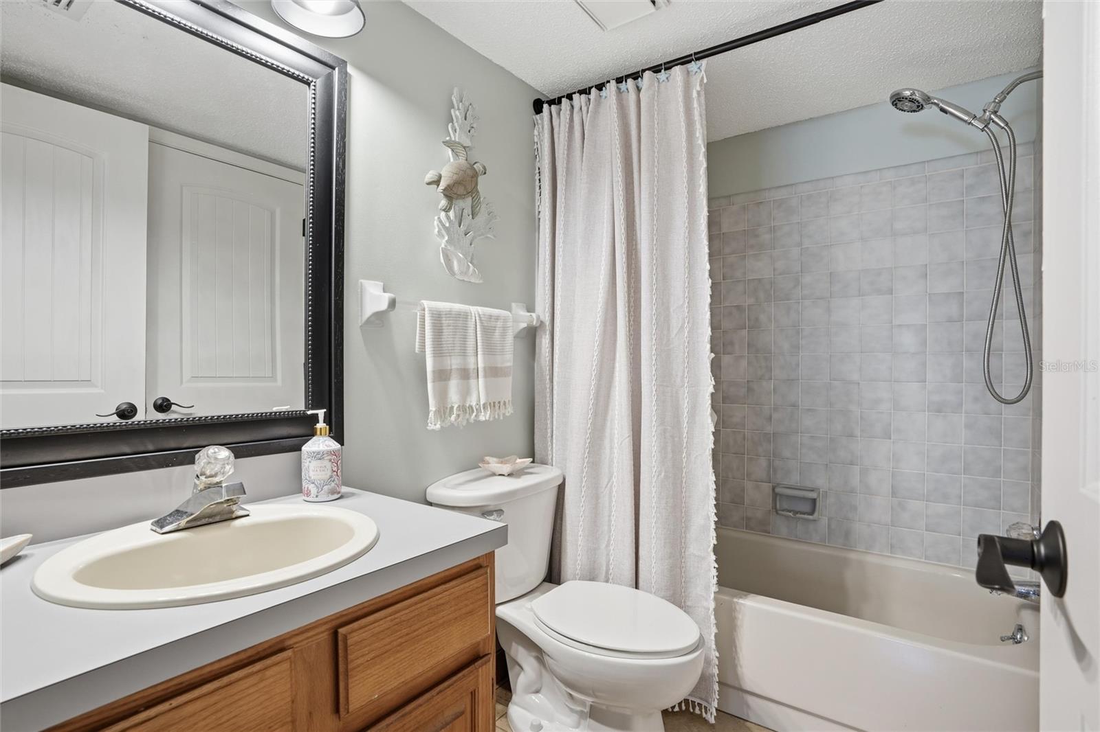 OCEAN OAKS - Residential