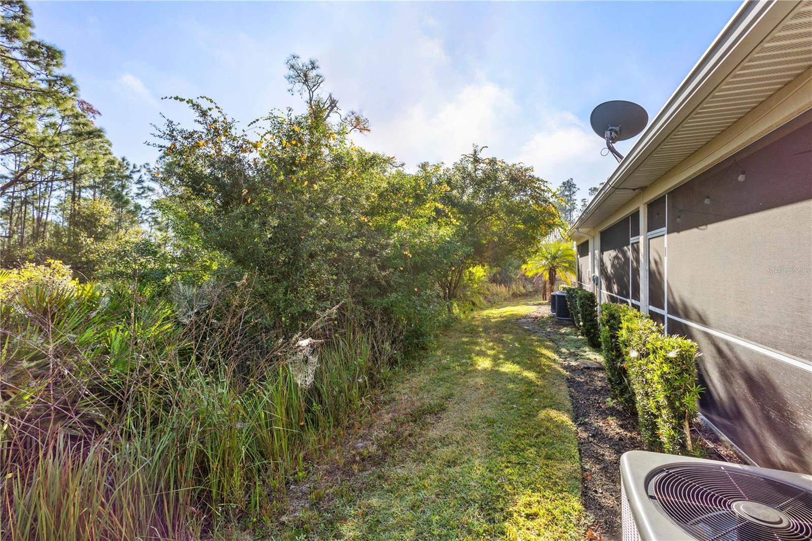 TOWNS AT LAKESIDE - Residential