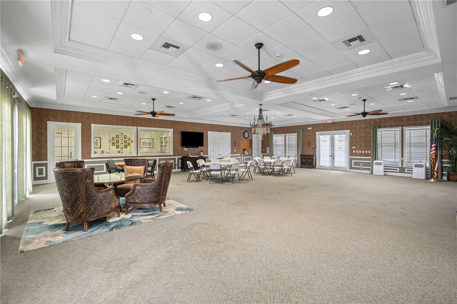 TOWNS AT LAKESIDE - Residential