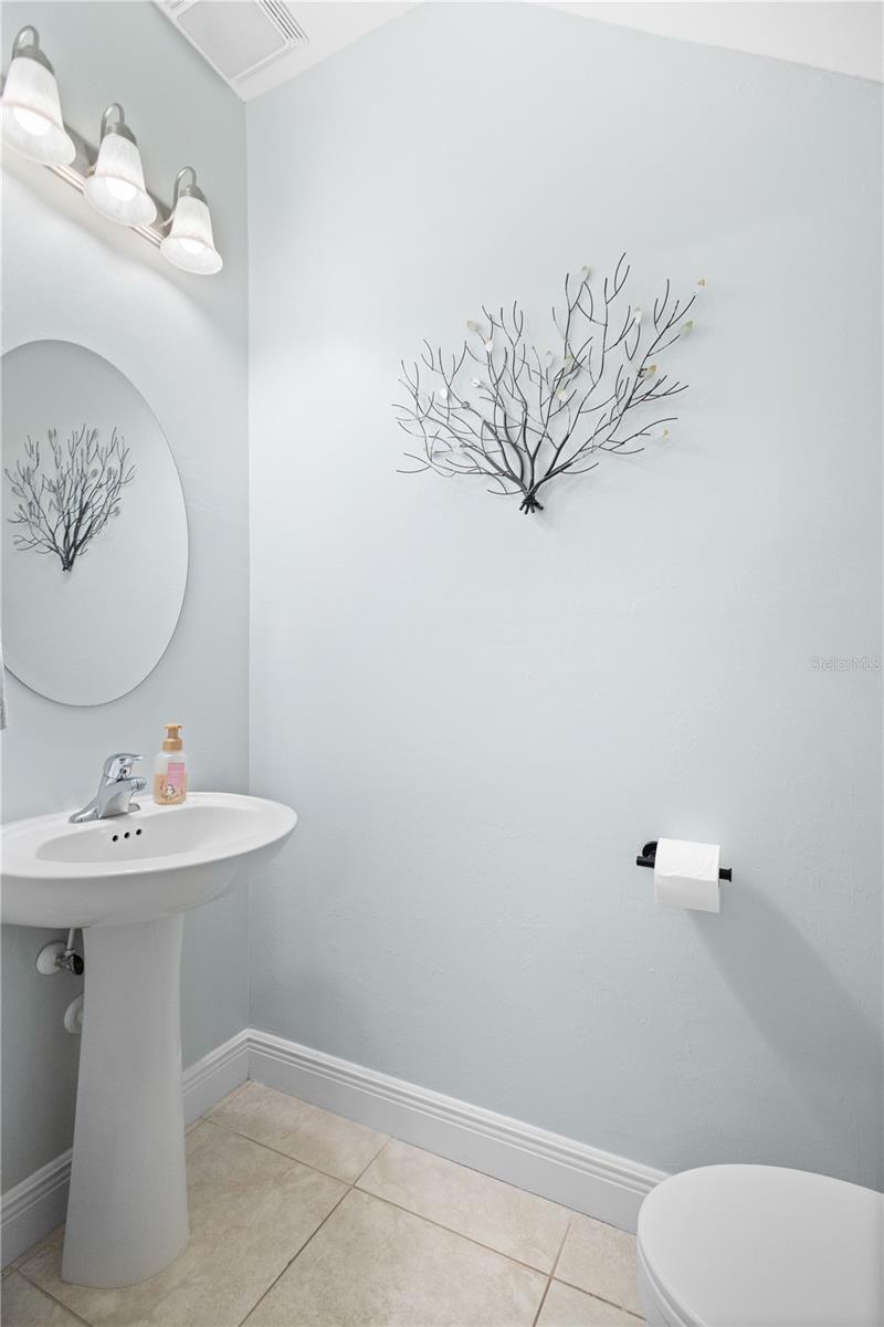 TOWNS AT LAKESIDE - Residential