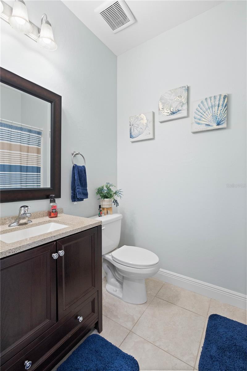 TOWNS AT LAKESIDE - Residential