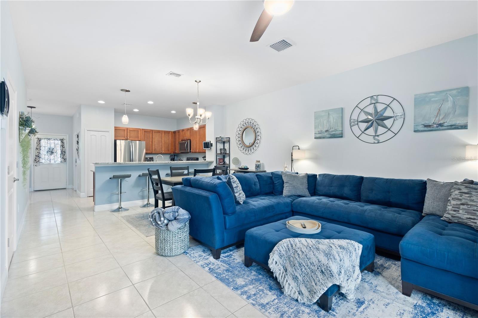 TOWNS AT LAKESIDE - Residential