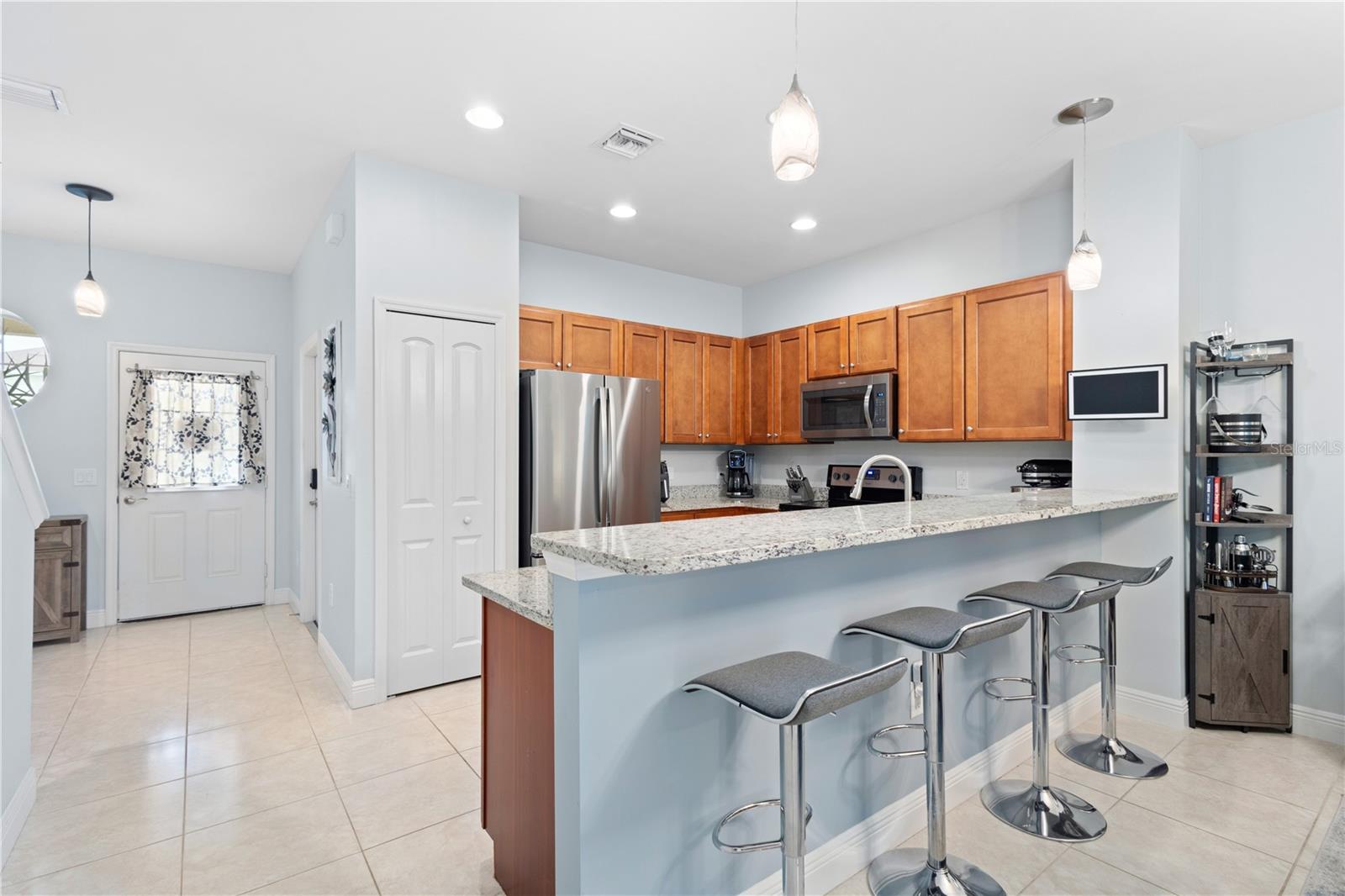 TOWNS AT LAKESIDE - Residential