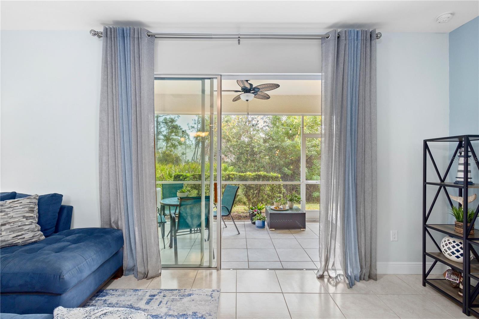 TOWNS AT LAKESIDE - Residential