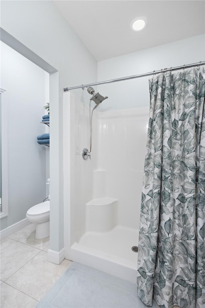 TOWNS AT LAKESIDE - Residential