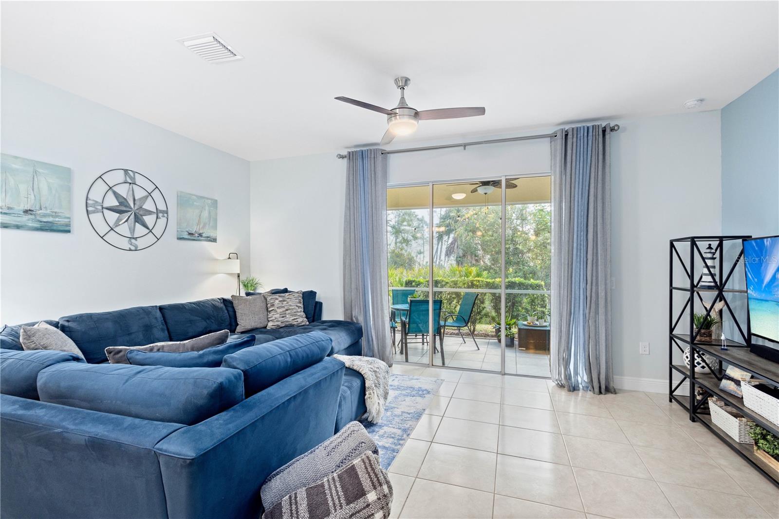 TOWNS AT LAKESIDE - Residential