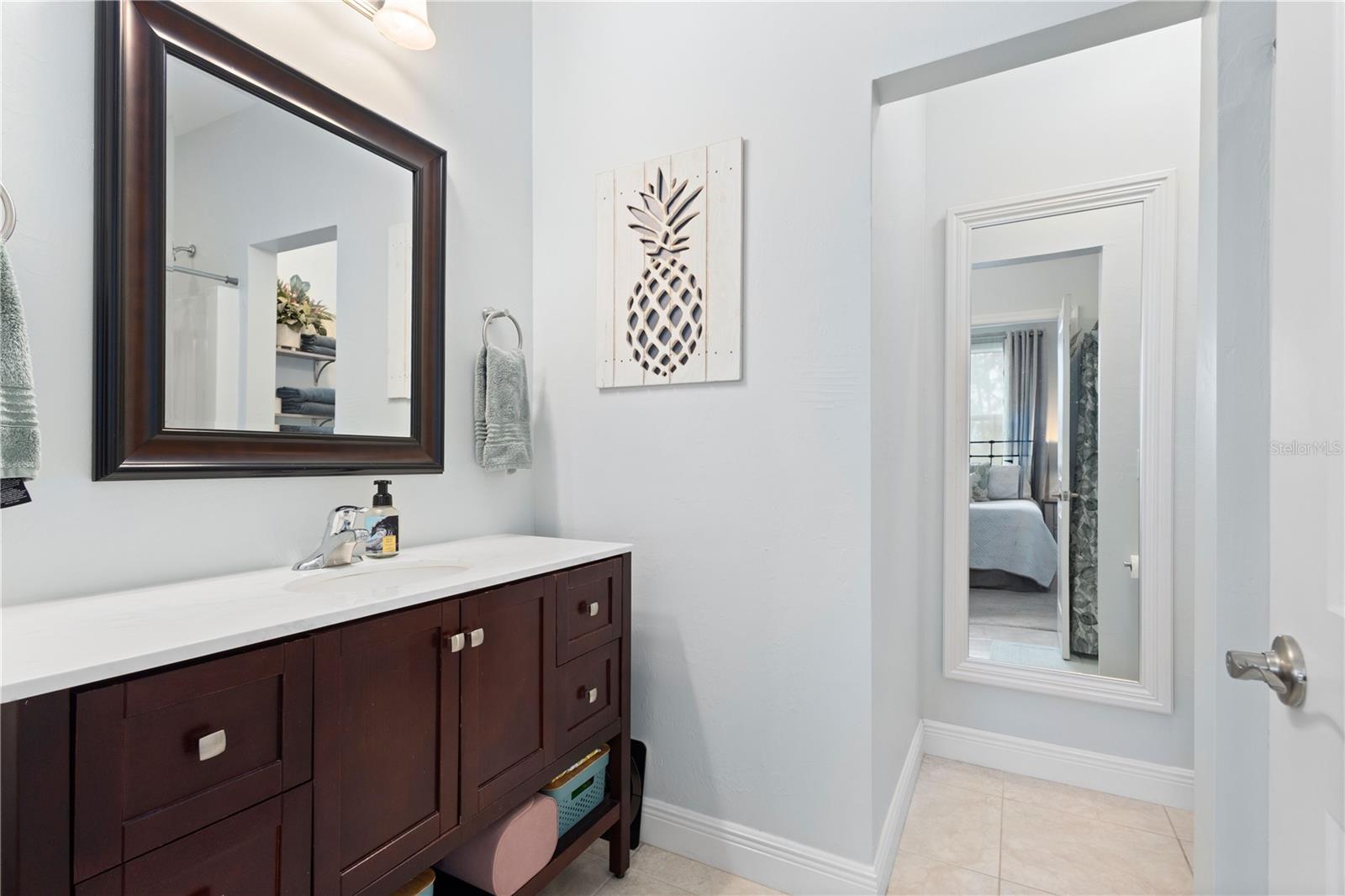 TOWNS AT LAKESIDE - Residential