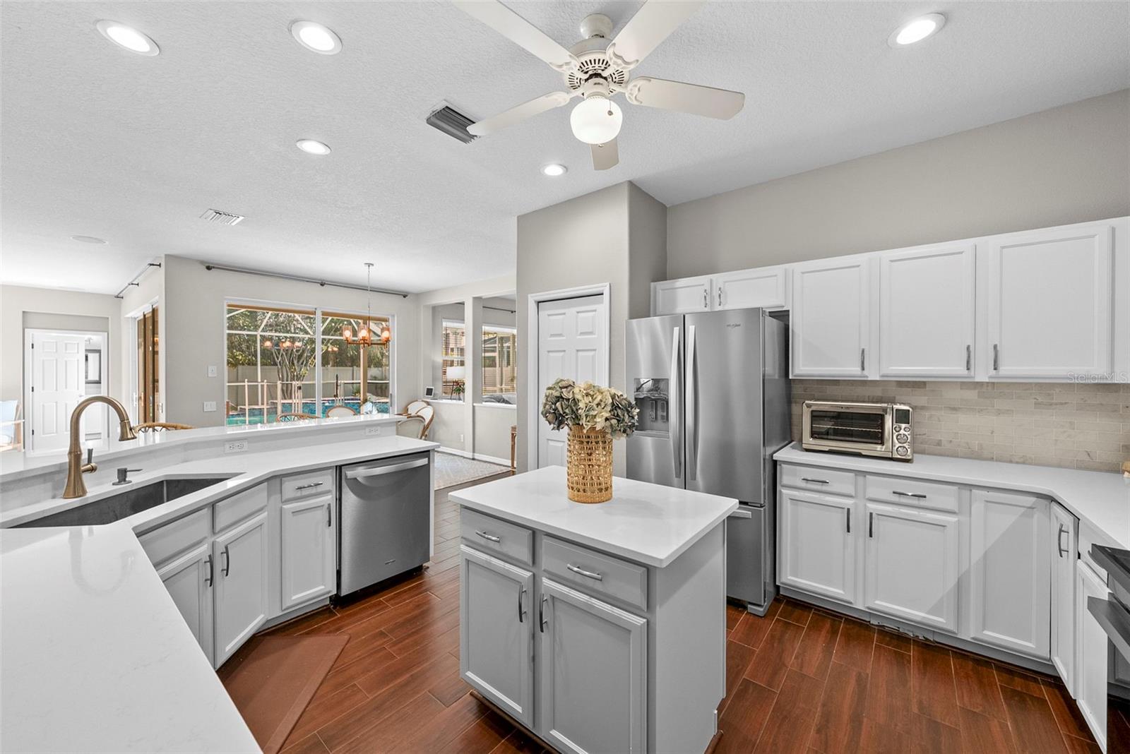 HARBOR GROVE - Residential