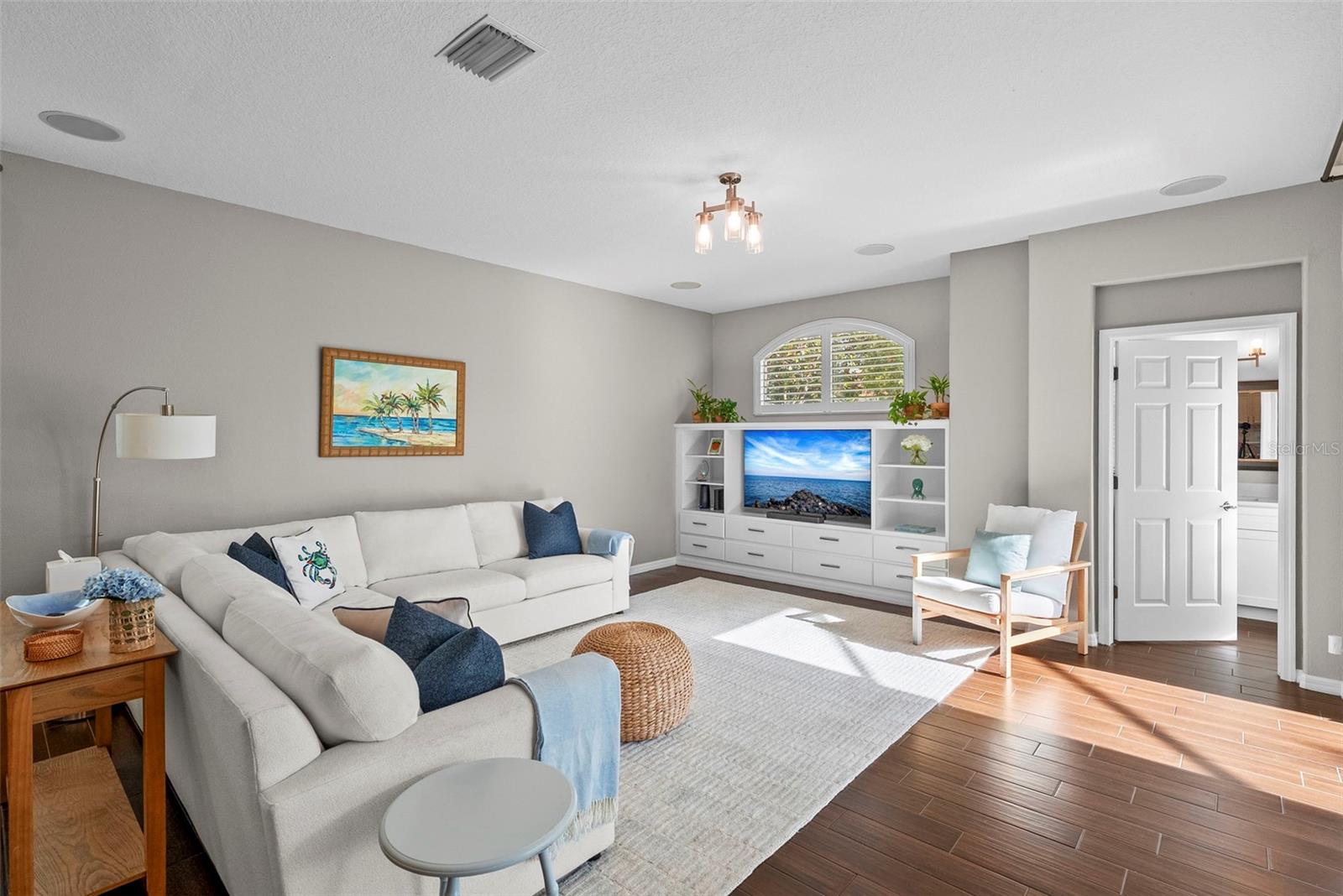 HARBOR GROVE - Residential