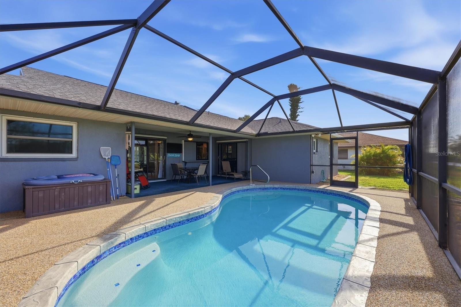 ROTONDA PEBBLE BEACH - Residential